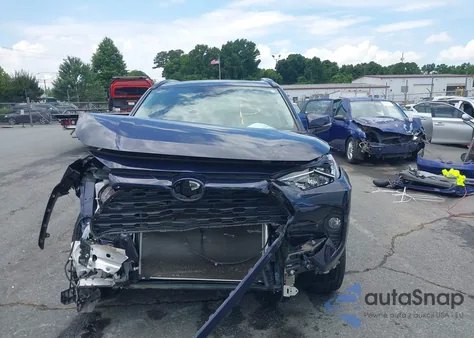 2021 Toyota Rav4 Xle z USA, uszkodzony, nr VIN 2T3P1RFV8MW192501